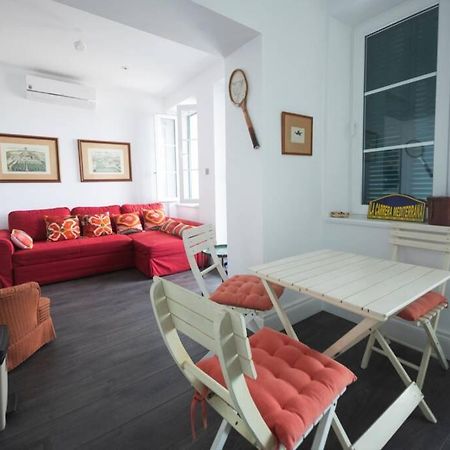 Charming Colonial Flat In Historic Building Apartment Гибралтар Екстериор снимка