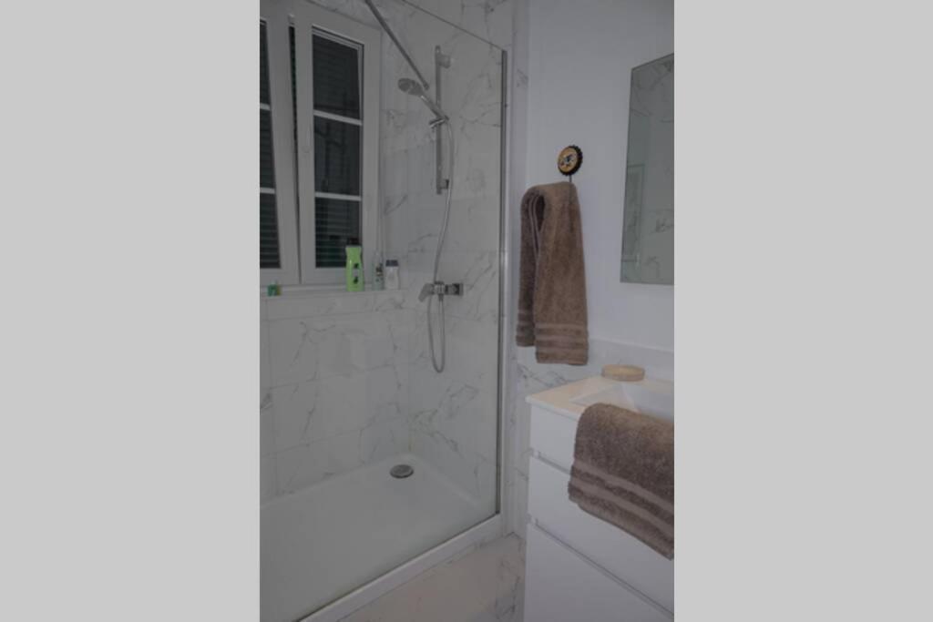 Charming Colonial Flat In Historic Building Apartment Гибралтар Екстериор снимка