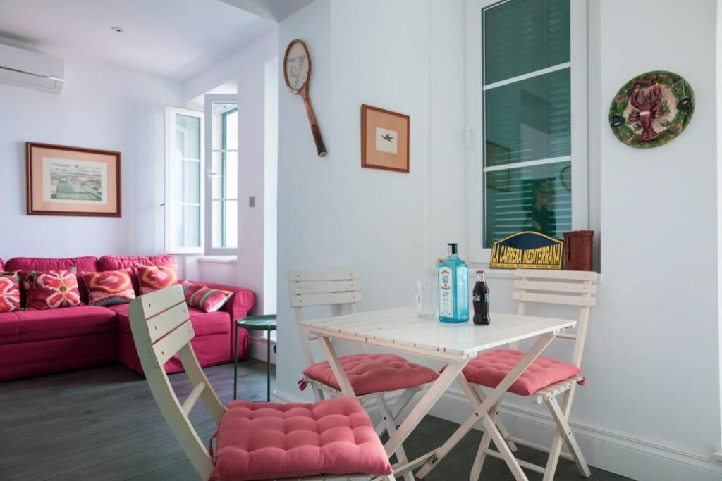 Charming Colonial Flat In Historic Building Apartment Гибралтар Екстериор снимка
